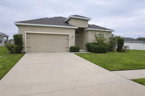 House in Lake Alfred, Florida 4 bedrooms, 187.66 sq.m. № 2109243 - photo 2