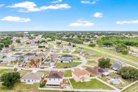 House in Kissimmee, Florida 4 bedrooms, 259.85 sq.m. № 2109750 - photo 25