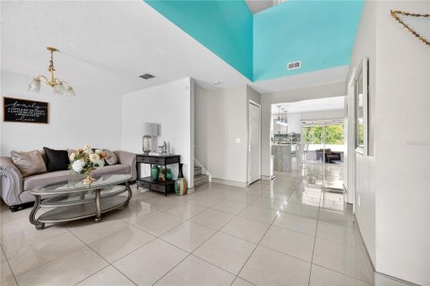 House in Kissimmee, Florida 4 bedrooms, 259.85 sq.m. № 2109750 - photo 4
