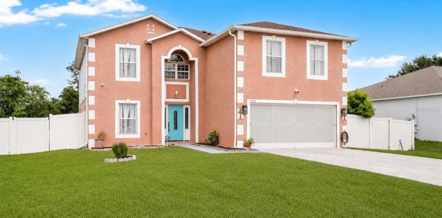 House in Kissimmee, Florida 4 bedrooms, 259.85 sq.m. № 2109750