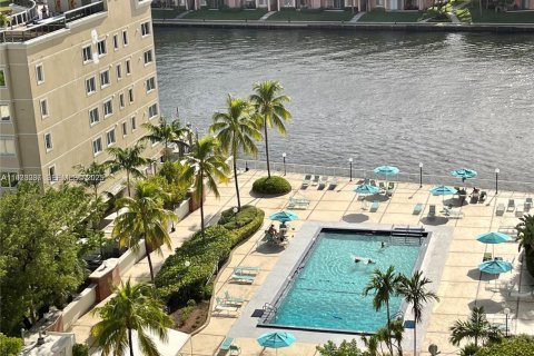 Condominio en alquiler en Hollywood, Florida, 1 dormitorio, 83.61 m2 № 1991815 - foto 16