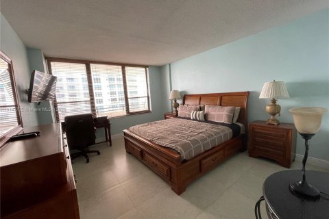 Copropriété à louer à Hollywood, Floride: 1 chambre, 79.9 m2 № 1694756 - photo 6