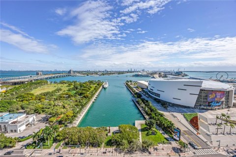 Copropriété à vendre à Miami, Floride: 2 chambres, 122.91 m2 № 2281666 - photo 14