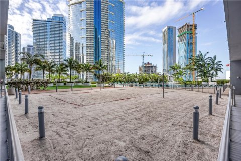 Copropriété à vendre à Miami, Floride: 2 chambres, 122.91 m2 № 2281666 - photo 20