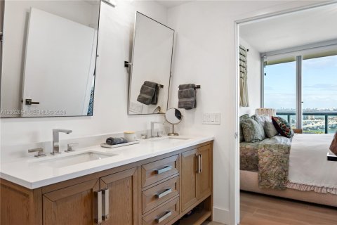 Copropriété à vendre à Miami, Floride: 2 chambres, 122.91 m2 № 2281666 - photo 4
