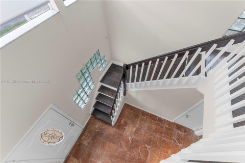 Touwnhouse à louer à Miami, Floride: 3 chambres, 167.87 m2 № 1943277 - photo 21