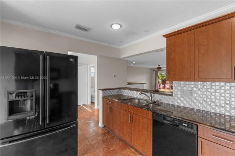 Touwnhouse à louer à Miami, Floride: 3 chambres, 167.87 m2 № 1943277 - photo 18