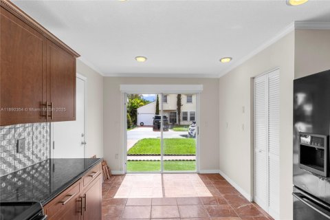Touwnhouse à louer à Miami, Floride: 3 chambres, 167.87 m2 № 1943277 - photo 27