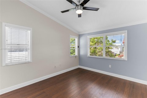 Touwnhouse à louer à Miami, Floride: 3 chambres, 167.87 m2 № 1943277 - photo 24