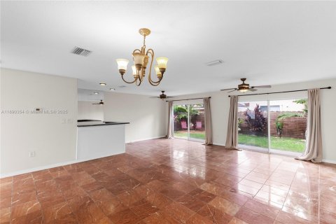 Touwnhouse à louer à Miami, Floride: 3 chambres, 167.87 m2 № 1943277 - photo 29
