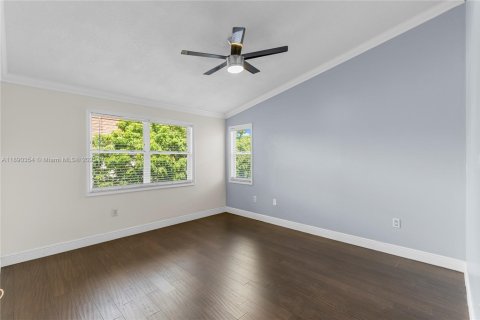 Touwnhouse à louer à Miami, Floride: 3 chambres, 167.87 m2 № 1943277 - photo 15