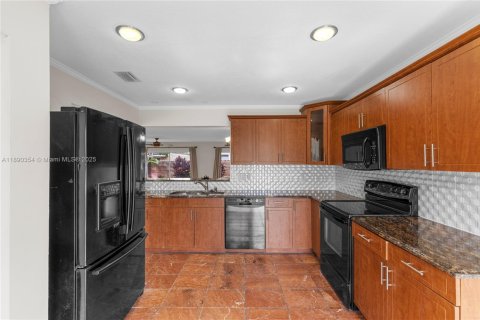 Touwnhouse à louer à Miami, Floride: 3 chambres, 167.87 m2 № 1943277 - photo 17