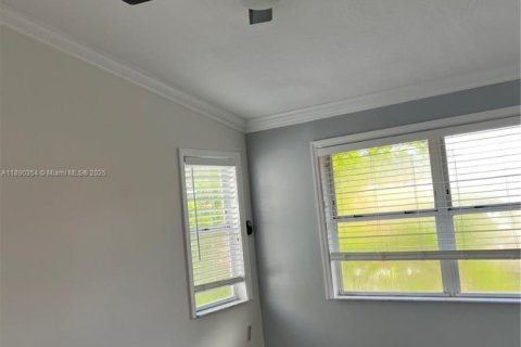 Touwnhouse à louer à Miami, Floride: 3 chambres, 167.87 m2 № 1943277 - photo 4