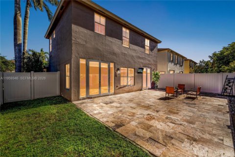 House in Pembroke Pines, Florida 3 bedrooms, 171.68 sq.m. № 2017679 - photo 13