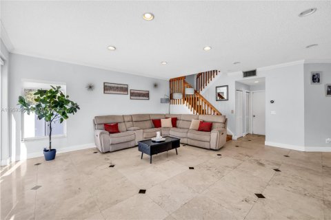 House in Pembroke Pines, Florida 3 bedrooms, 171.68 sq.m. № 2017679 - photo 15