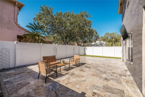 House in Pembroke Pines, Florida 3 bedrooms, 171.68 sq.m. № 2017679 - photo 28