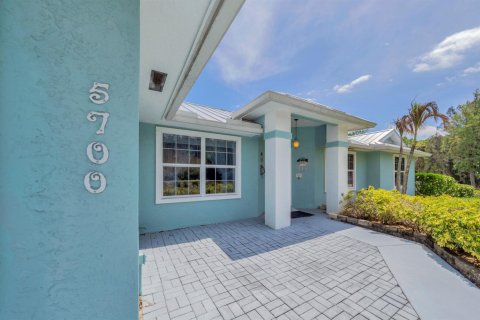 Villa ou maison à vendre à St. Lucie, Floride: 3 chambres, 189.71 m2 № 2077552 - photo 6