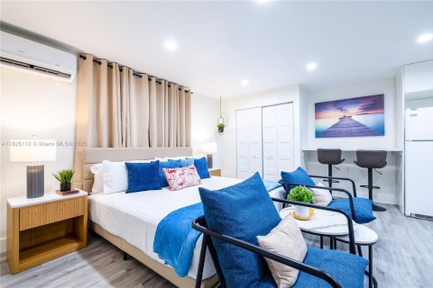 Commercial property in Miami, Florida 1 bedroom, 46.45 sq.m. № 2022459 - photo 14