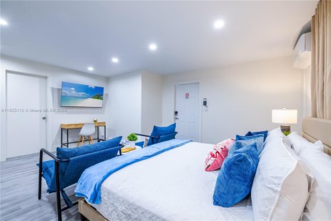 Commercial property in Miami, Florida 1 bedroom, 46.45 sq.m. № 2022459 - photo 12