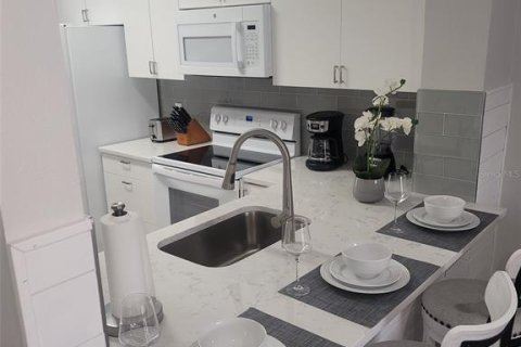 Townhouse in Bradenton, Florida 2 bedrooms, 107.02 sq.m. № 1391146 - photo 8