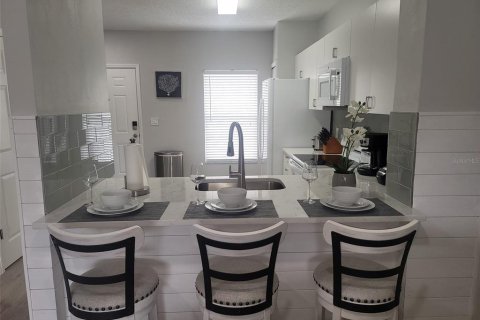 Townhouse in Bradenton, Florida 2 bedrooms, 107.02 sq.m. № 1391146 - photo 6