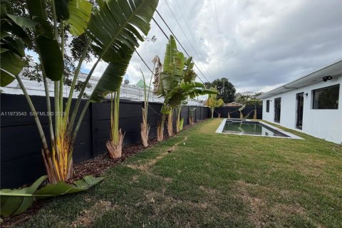 Casa en alquiler en Miami, Florida, 6 dormitorios, 222.97 m2 № 2041380 - foto 16