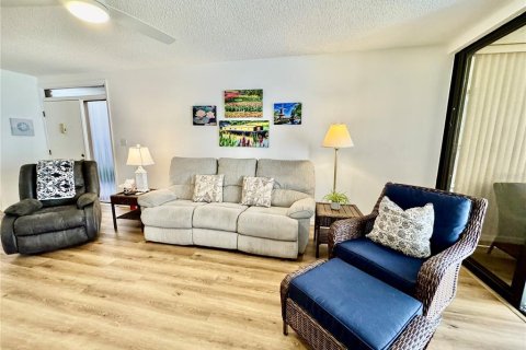 Condo in Sarasota, Florida, 2 bedrooms № 2145414 - photo 11