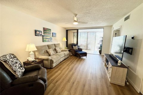 Condo in Sarasota, Florida, 2 bedrooms № 2145414 - photo 6