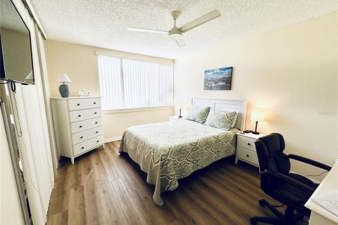 Condo in Sarasota, Florida, 2 bedrooms № 2145414 - photo 29