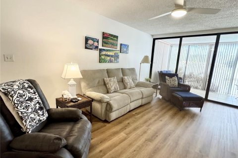 Condo in Sarasota, Florida, 2 bedrooms № 2145414 - photo 5
