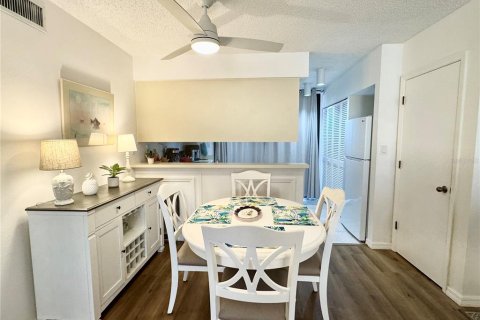 Condo in Sarasota, Florida, 2 bedrooms № 2145414 - photo 19