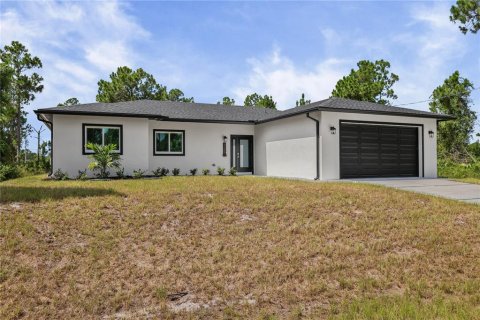 House in Lehigh Acres, Florida 4 bedrooms, 151.62 sq.m. № 2238381 - photo 2