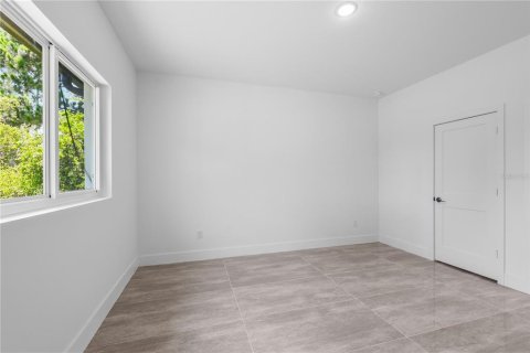 House in Lehigh Acres, Florida 4 bedrooms, 151.62 sq.m. № 2238381 - photo 28