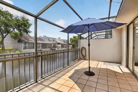 Touwnhouse à vendre à Pembroke Pines, Floride: 3 chambres, 155.33 m2 № 2070785 - photo 21