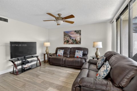 Touwnhouse à vendre à Pembroke Pines, Floride: 3 chambres, 155.33 m2 № 2070785 - photo 17