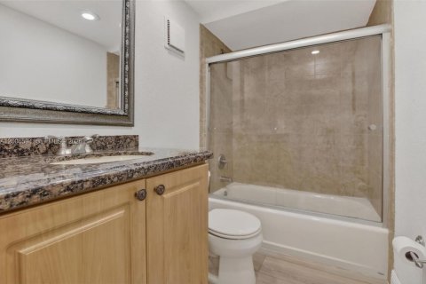 Touwnhouse à vendre à Pembroke Pines, Floride: 3 chambres, 155.33 m2 № 2070785 - photo 30