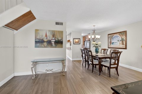 Touwnhouse à vendre à Pembroke Pines, Floride: 3 chambres, 155.33 m2 № 2070785 - photo 7