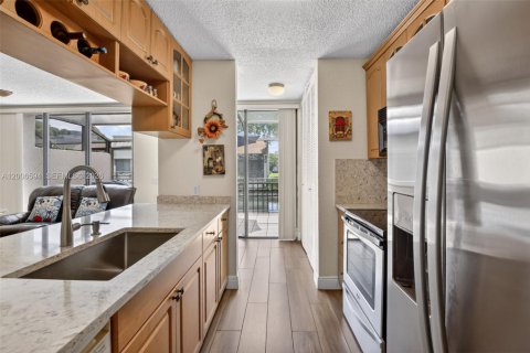 Touwnhouse à vendre à Pembroke Pines, Floride: 3 chambres, 155.33 m2 № 2070785 - photo 12