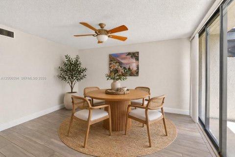 Touwnhouse à vendre à Pembroke Pines, Floride: 3 chambres, 155.33 m2 № 2070785 - photo 18