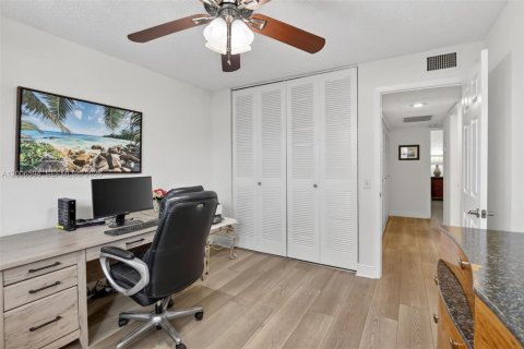 Touwnhouse à vendre à Pembroke Pines, Floride: 3 chambres, 155.33 m2 № 2070785 - photo 29