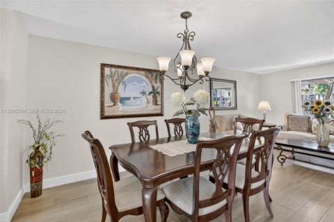 Touwnhouse à vendre à Pembroke Pines, Floride: 3 chambres, 155.33 m2 № 2070785 - photo 9