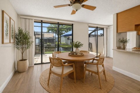 Touwnhouse à vendre à Pembroke Pines, Floride: 3 chambres, 155.33 m2 № 2070785 - photo 16