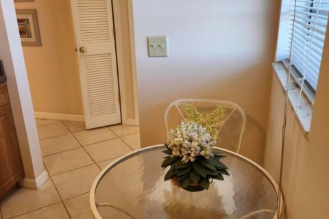 Condo in Boynton Beach, Florida, 1 bedroom № 2242231 - photo 4