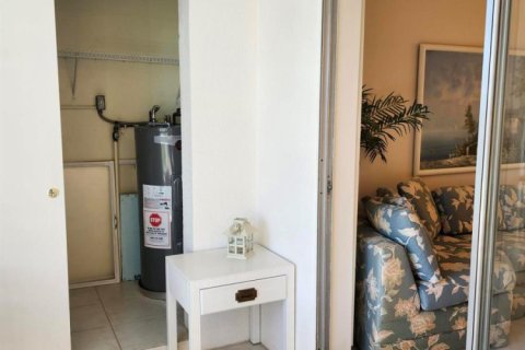 Condo in Boynton Beach, Florida, 1 bedroom № 2242231 - photo 25