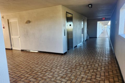 Condo in Boynton Beach, Florida, 1 bedroom № 2242231 - photo 28