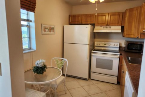 Condo in Boynton Beach, Florida, 1 bedroom № 2242231 - photo 3