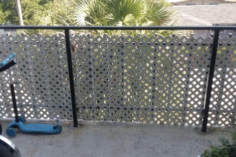 Condo in Miami, Florida, 2 bedrooms  № 1865259 - photo 13