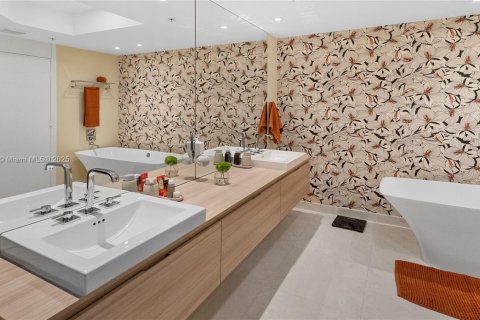 Copropriété à vendre à North Miami Beach, Floride: 2 chambres, 182.27 m2 № 1842404 - photo 21