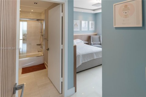 Copropriété à vendre à North Miami Beach, Floride: 2 chambres, 182.27 m2 № 1842404 - photo 26