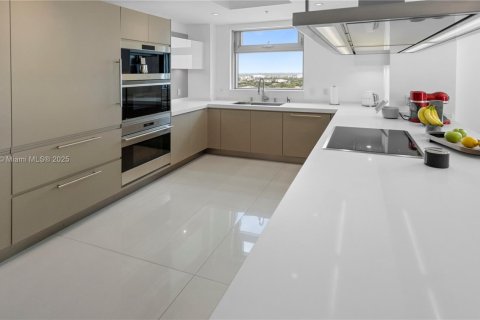 Copropriété à vendre à North Miami Beach, Floride: 2 chambres, 182.27 m2 № 1842404 - photo 9